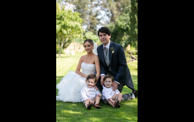 Mishelle Orozco y Marcos Dau con Marcos y Mateo GENTE BIEN JALISCO / JORGE SOLTERO