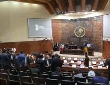 La sesión solemne para la presentación del informe comenzó con casi media hora de retraso y faltaron cinco legisladores. EL INFORMADOR / R. Rivas