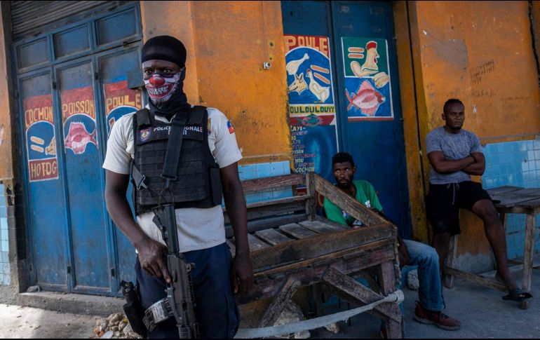 Algunos negocios deciden tener sus propias pandillas en nómina.. AFP