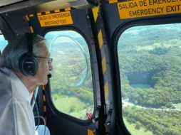 Por medio de sus redes sociales, AMLO dijo que dicho sobrevuelo lo hizo en compañía del gobernador Carlos Joaquín González. TWITTER/@lopezobrador_