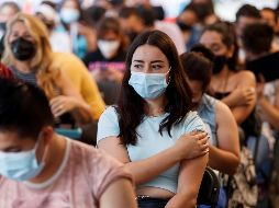 Hasta ahora, 74.42 millones de personas mayores de 18 años tienen al menos una dosis de la vacuna anticovid en México. EFE/J. Méndez