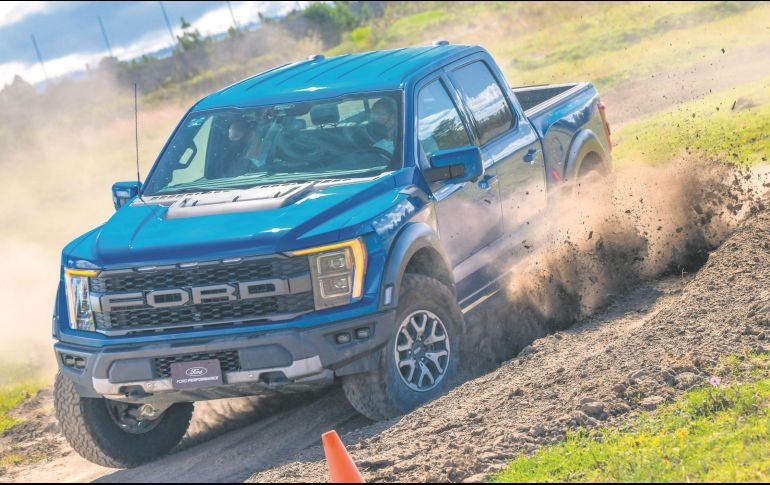 Poder. Su motor V6 Ecoboost genera 450 caballos de potencia. Al acelerar a fondo, la salida de los gases del escape suena delicioso. ESPECIAL/Ford