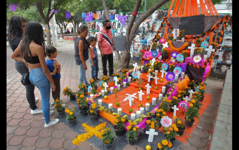 El altar se instala para recordar y pedir justicia por los miles de desaparecidos en el estado. EL INFORMADOR/A. Camacho