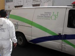 Personal del Instituto Jalisciense de Ciencias Forenses fue el encargado del levantamiento de las bolsas y otros indicios para trasladarlos a sus instalaciones y determinar con exactitud el contenido de las mismas. NTX/ARCHIVO