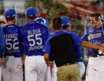 En el onceavo episodio Japhet Amador se vistió de héroe con un vuelacercas que le dio la victoria a Jalisco. TWITTER/charrosbeisbol