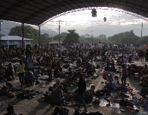 Miles de migrantes están decididos a llegar a la capital para pedir que regularicen su condición migratoria; han rechazado los acuerdos previos con las autoridades, pues dicen que no respetan sus derechos. EFE/J. Blanco