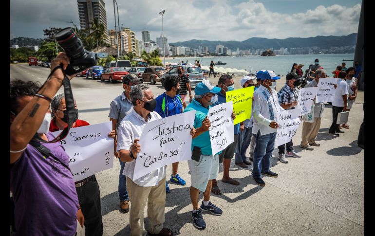 Periodistas mexicanos protestan en Acapulco por el asesinato de Alfredo Cardoso Echeverría. EFE / D. GUZMÁN