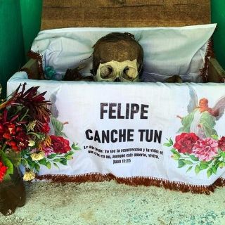 Día de Muertos: Pomuch, el pueblo de México donde sacan los cadáveres para limpiar sus huesos