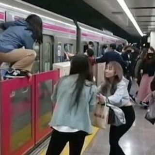 Atacante de tren en Japón se declara admirador del Joker