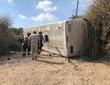 Elementos de Protección Civil y Bomberos, así como paramédicos municipales, atendieron a los afectados. ESPECIAL/UEPCBJ