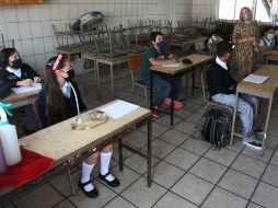 Desde el inicio del actual ciclo escolar, en Jalisco se implementa un modelo híbrido que permite tomar clases presenciales o a distancia. XINHUA/ARCHIVO