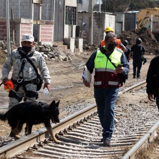 Explosión en Puebla: Perros buscan posibles víctimas