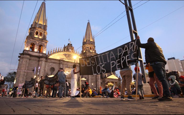 Ayer lunes, pepenadores se manifestaron contra el cierre del basurero Los Laureles. EL INFORMADOR / ARCHIVO
