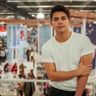 Alberto Villarreal, booktuber y el reto de las letras