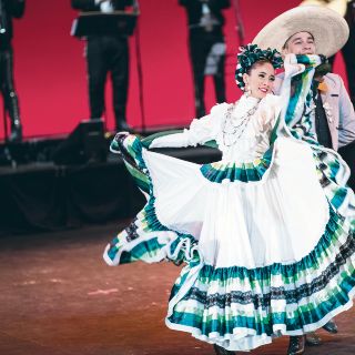 El Teatro Degollado florece con la “Feria de las Rosas”