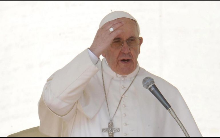 El Papa Francisco reza 