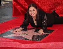 La cantante mexicana Ana Gabriel recibió este miércoles su estrella en el Paseo de la Fama de Hollywood. EFE / C. BREHMAN