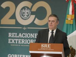 Durante la ceremonia de conmemoración, se hizo entrega de reconocimientos por 25 años de servicio a diplomáticos de carrera. TWITTER / @m_ebrard