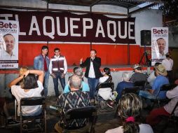 Vecinos que acudieron al acto se quejaron, entre otras cosas, de la falta de recolección de basura, infraestructura urbana deficiente y nulo mantenimiento de parques. ESPECIAL