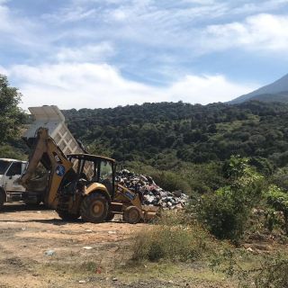 Denuncian que Tequila deposita basura en tiradero irregular