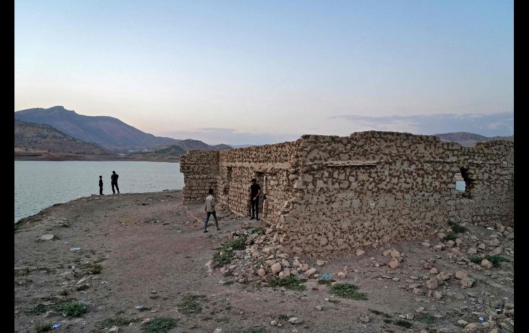 Los restos de Guiri Qasruka pueden visitarse en tierra firme, incluida una casa cuyos muros de piedra siguen en pie. AFP/I. Adnan