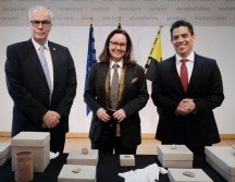 La ceremonia de entrega fue realizada con representantes de las naciones correspondientes en Berlín. TWITTER/@Mi_Muentefering