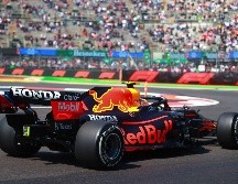 EN CASA. Sergio Pérez deleitó a casi 100 mil aficionados con su pura presencia. IMAGO7