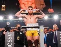El pugilista tapatío detuvo la báscula en 168 libras; Caleb Plant marcó 167. EFE/R. Hafey