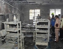Varios hospitales para enfermos de COVID-19 se vieron afectados por tragedias de incendios en la India. AP /