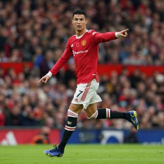 Manchester United: Cristiano Ronaldo sacrificaría su sueldo para salir del equipo