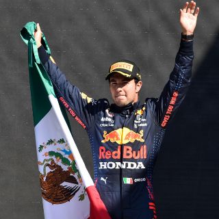 Hamilton reconoce la labor de "Checo" Pérez en el GP de México 2021