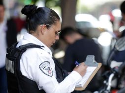 El Gobierno exhortó a la población a retirar cualquier objeto que obstruya de forma parcial o total las placas de sus vehículos, ya que esto se constituye como una violación a la Ley de Movilidad y Transporte del Estado de Jalisco. EL INFORMADOR/ARCHIVO