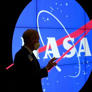 Misión tripulada de EU a la Luna será "a más tardar en 2025": NASA