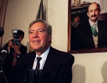 Carlos Hank se destacó por ser un cercano colaborador del expresidente Carlos Salinas de Gortari, y se desempeñó como Secretario de Turismo durante su sexenio. AP/ARCHIVO