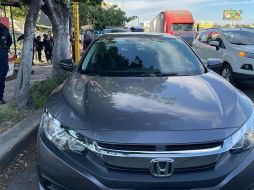 Los oficiales comenzaron la búsqueda en avenida Lázaro Cárdenas, a la altura del parque del Dean le marcaron el alto, el conductor apagó el motor y cuando los uniformados se acercaron arrancó, ahí comenzó la persecución. CORTESÍA/POLICÍA GDL