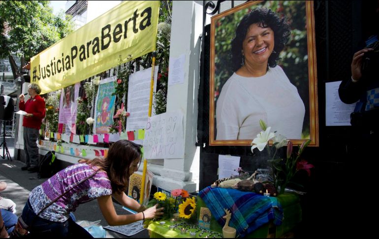 El abogado expresa que la lucha de la familia de Berta Cáceres todavía no termina, falta la autoría intelectual, la reversión de la concesión de la represa y el proceso de la reparación de los daños causados. AP / ARCHIVO