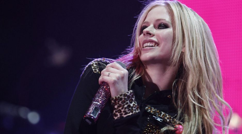 Avril Lavigne compartía adelantos de su nuevo sencillo por redes sociales. AP/ARCHIVO