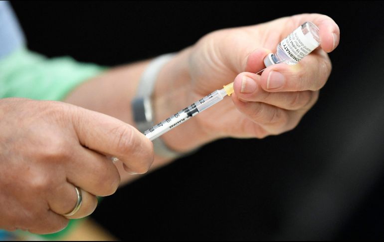 El programa de vacunación, que contempla a todos los mayores de 18 años, acumula más de 128.94 millones de dosis aplicadas. AFP/ARCHIVO