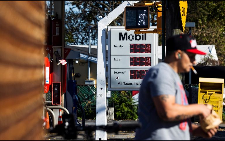 La inflación está erosionando las alzas salariales adquiridas recientemente y le está creando problemas al gobierno de Biden. EFE/J. Lane