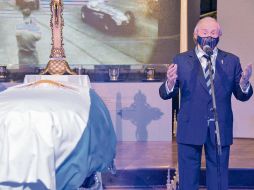 Admirador.El ex piloto escoces Jackie Stewart dio un discurso ayer para recordar a su ídolo Juan Manuel Fangio. AFP