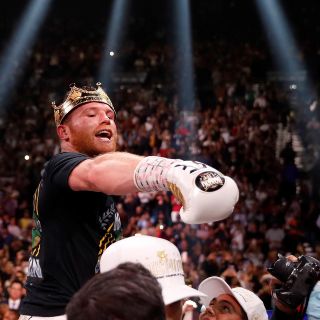 ¿No le gusta? "Canelo" pide quitar reggaetón del vestidor y poner Maná