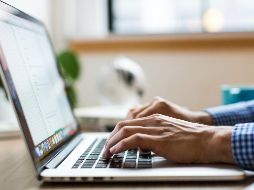 La medida busca reducir la vigilancia telefónica de jefes sobre sus empleados, sobre todo cuando hacen home office. ESPECIAL/Unsplash