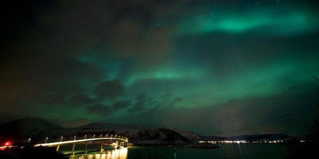 Wonderful!  Astronaut captures this luminous aurora borealis from space