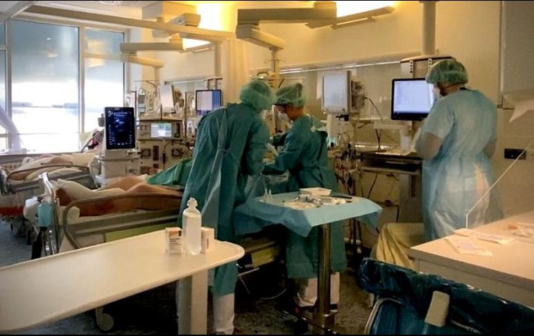 De los 18 pacientes en la sala de cuidados intensivos para enfermos de covid-19 en este hospital en Leipzig, 14 no estaban vacunados.