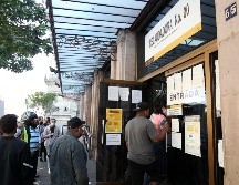 Si el o la ciudadana prefieren hacer el pago en línea en la plataforma https://gobjal.mx/PagoVehicular obtendrán un 55% de descuento. EL INFORMADOR/A. CAMACHO