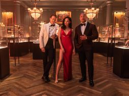 ”Alerta roja” es protagonizada por Ryan Reynolds, Dwayne Johnson y Gal Gadot. CORTESÍA / NETFLIX