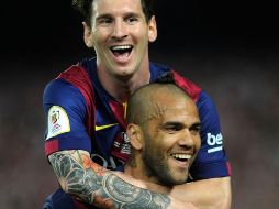 Dani Alves es el jugador con más títulos en la historia del futbol, con 43. De estos, 23 los logró con el Barcelona. AFP / ARCHIVO