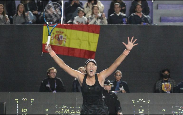 ILUSIONADA. La victoria le permite continuar a Garbiñe Muguruza con sus aspiraciones dentro de las AKRON WTA Finals. EL INFORMADOR/A. CAMACHO