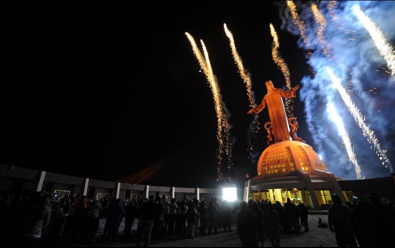 Celebramos este domingo la solemnidad de Jesucristo, Rey del universo, instaurada por el Papa Pio XI, inspirado al ver cómo los mártires y los fieles mexicanos proclamaban públicamente a Cristo como su rey. NOTIMEX/Archivo