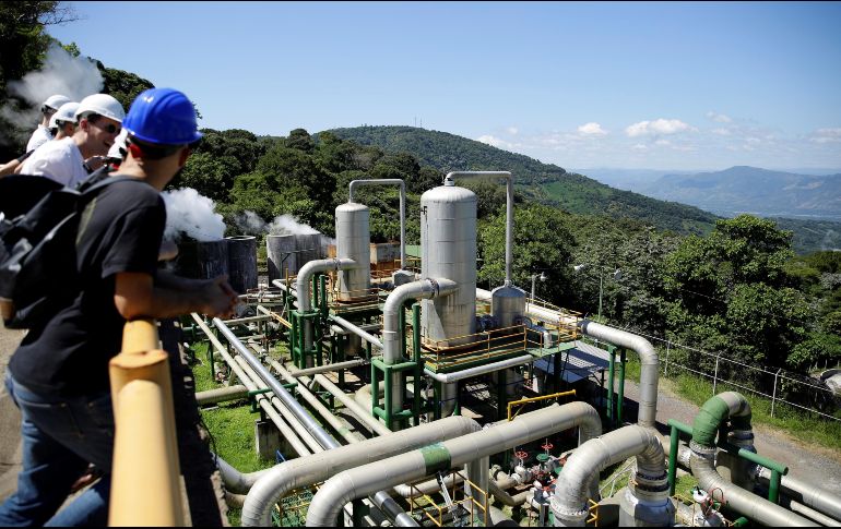 Planta de energía geotérmica ubicada en la localidad de Berlín, del oriental departamento de Usulután. EFE/R. Sura